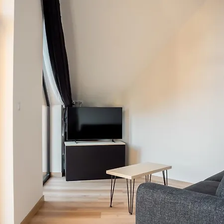 B27 דירה זקופאנה